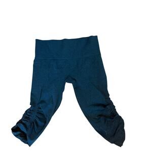 Lululemon In The Flow Crop Leggings Seamless Ruched cropped dark green size 6.
